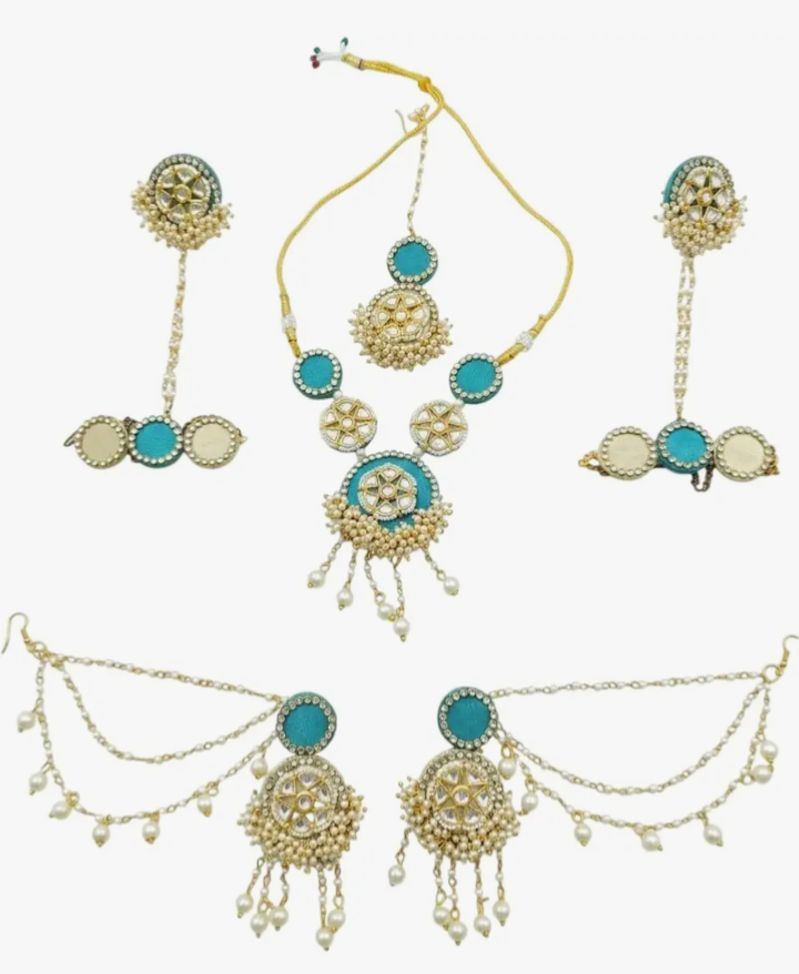 Traditional Gold-Plated Pearl Choker Necklace Set with Bangles for Women